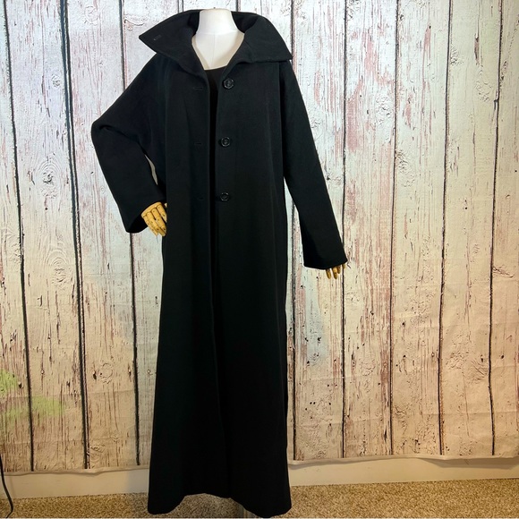 MaxMara Jackets & Blazers - MaxMara 100% Virgin Wool Long Winter Coat Jacket Lined Made in Italy Size 8 GUC